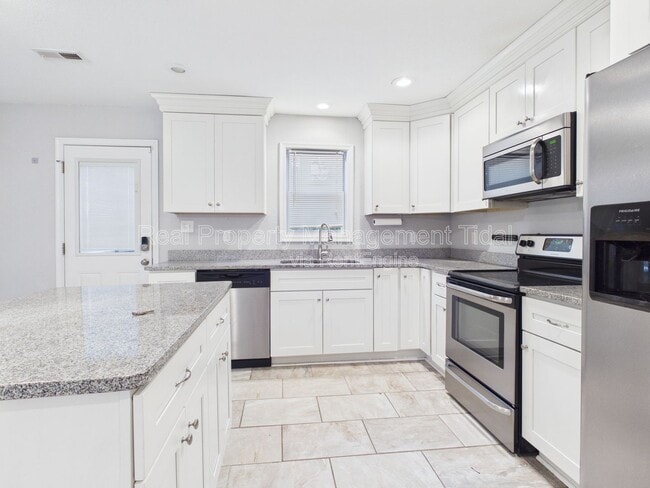 Building Photo - 7803 Nesbitt Dr