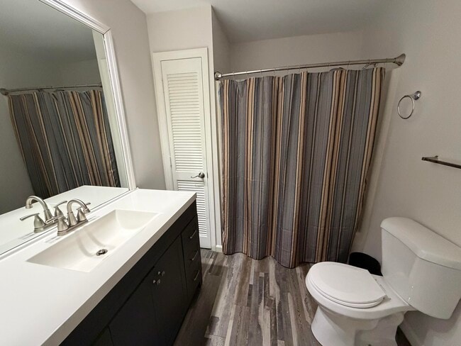 Building Photo - 1584 39th Ave