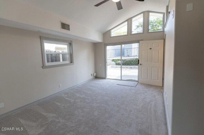 Building Photo - 1410 Calle Violeta