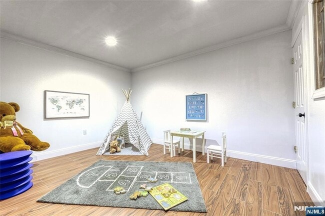 Building Photo - 91 Chestnut Ridge Rd