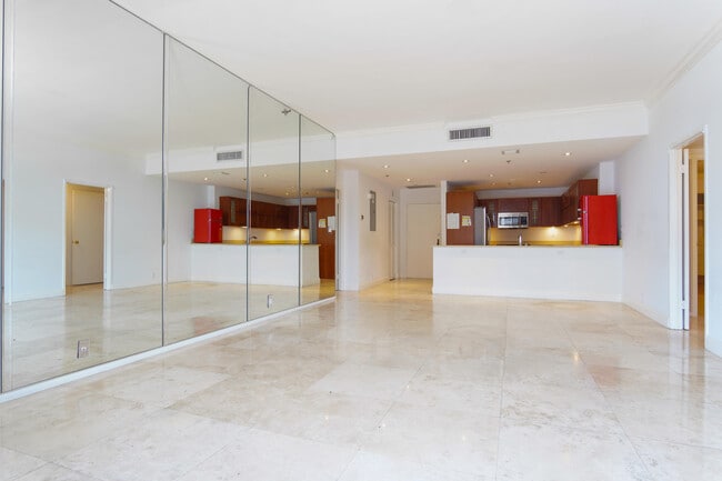Building Photo - 251 Crandon Blvd