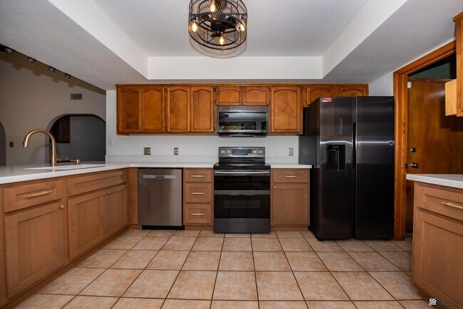 Building Photo - 3460 E Sombra Ln