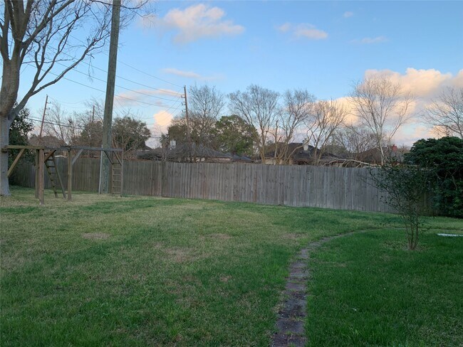 Building Photo - 2903 Bentley Ct