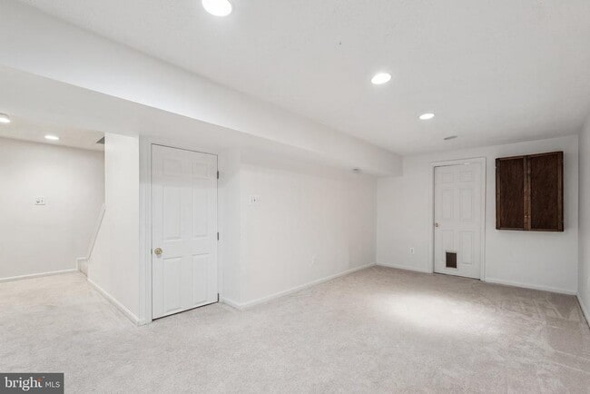 Building Photo - 5413 Tree Line Dr