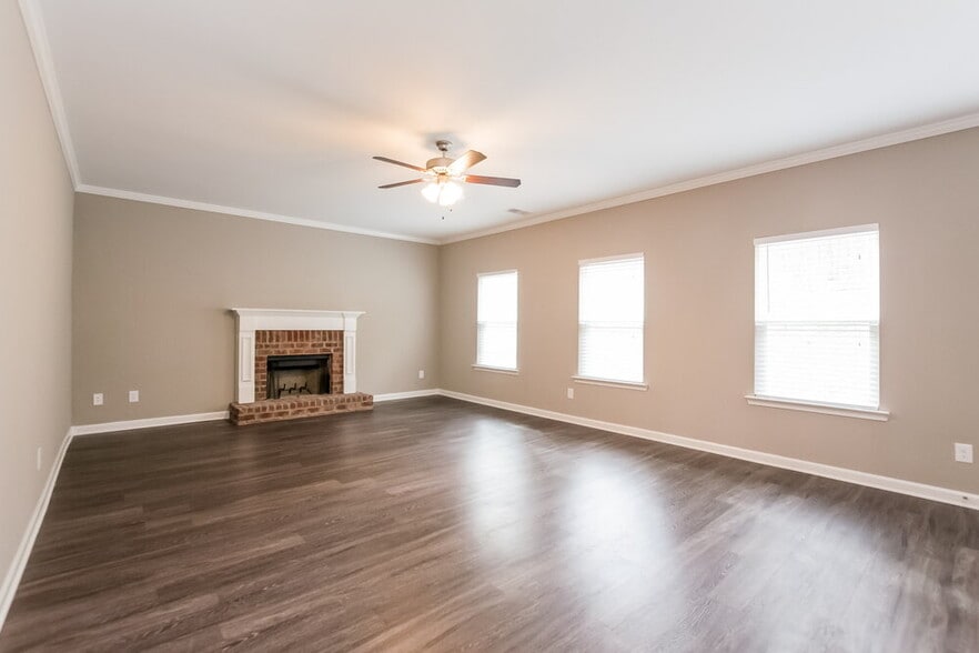 Building Photo - 466 Fieldcrest Dr