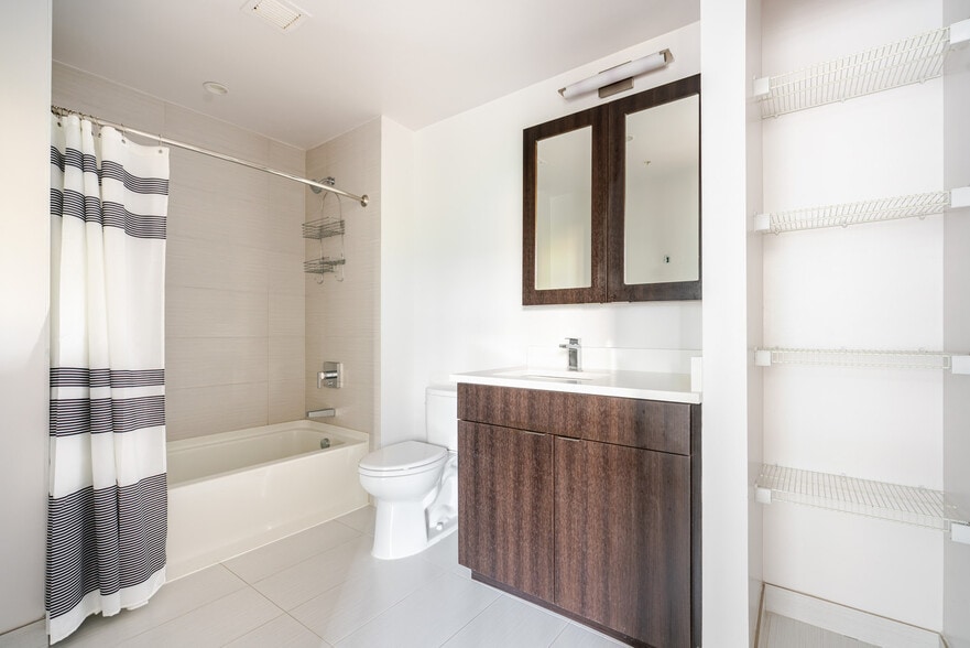 Building Photo - 770 Maine Ave SW