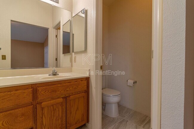 Building Photo - 1106 Klemeyer Cir