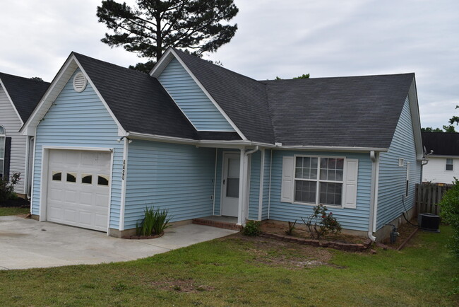 Building Photo - 4420 Summerlin Dr