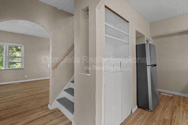 Building Photo - 7109 Eugene Ave