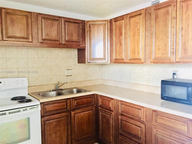 Building Photo - 14170 SW 84th St