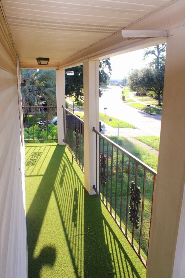 Building Photo - 8435 Sterlingshire St