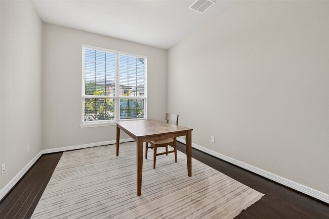 Building Photo - 4018 Martin Ridge Dr
