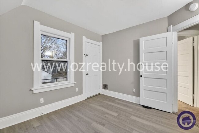 Building Photo - 450 Second St