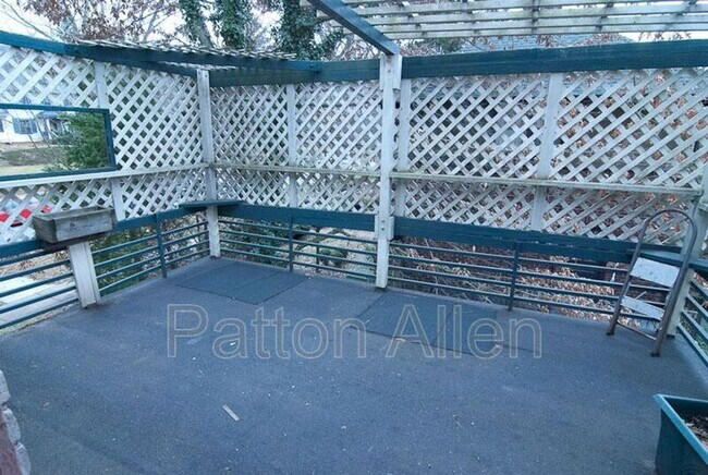 Building Photo - 130 Edwin Pl