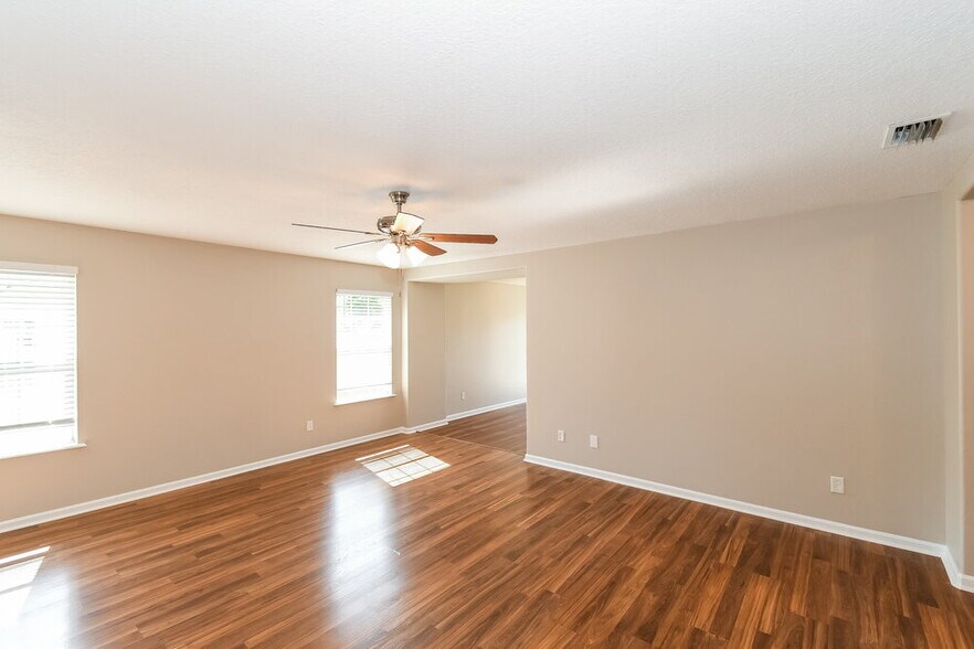 Building Photo - 9726 Hazel Lake Dr