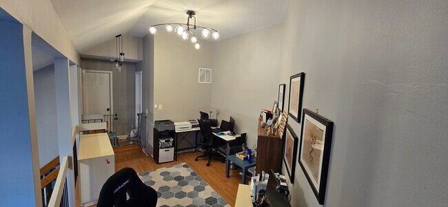 Building Photo - 247 Gemini Dr