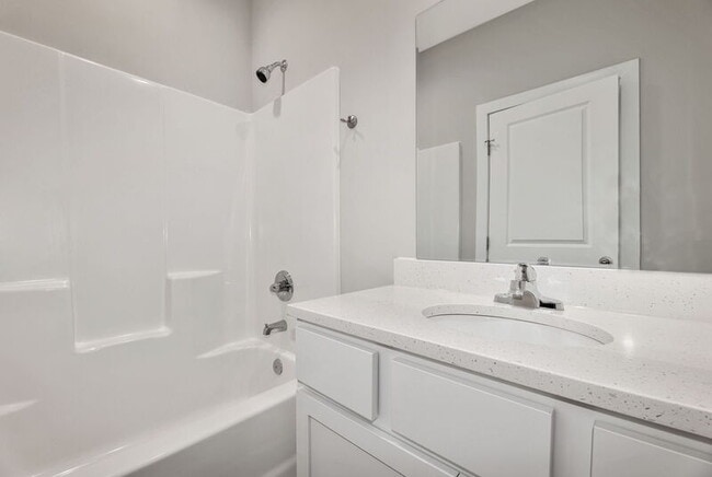 Building Photo - 13432 W Haskell Ct