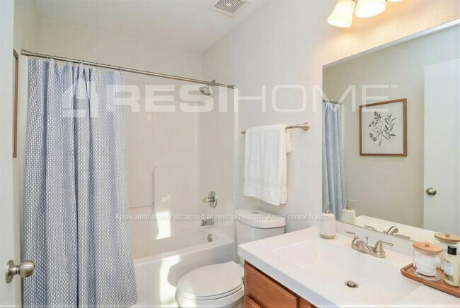 Building Photo - 108 Lockport Dr