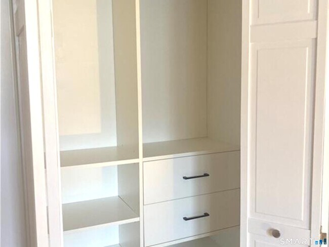 Building Photo - 1283 Hope St