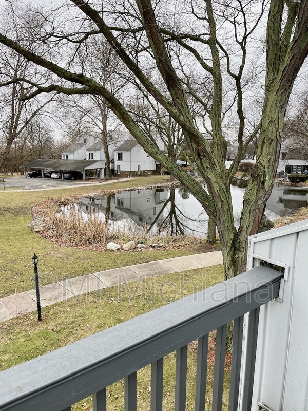 Building Photo - 18120 N Stoneridge Dr
