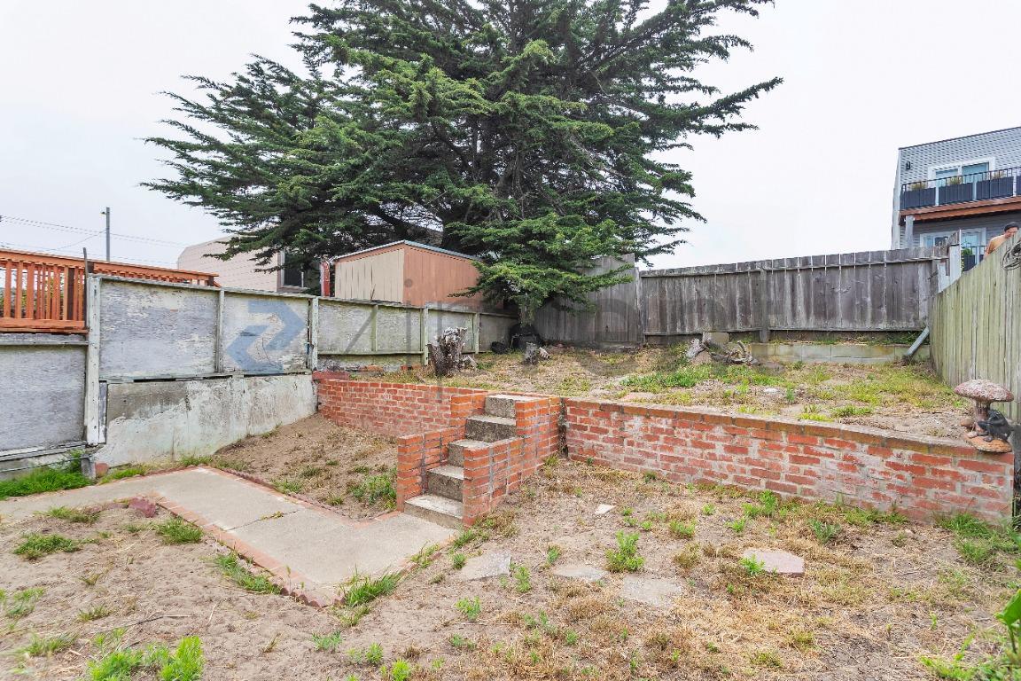 Building Photo - Unit