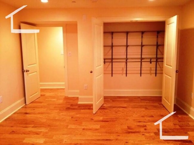 Building Photo - HOT BRIGHTON LISTING!!!!