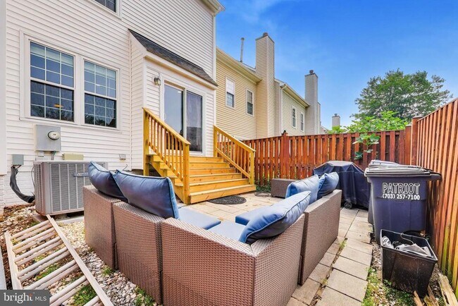 Building Photo - 14179 Compton Valley Way