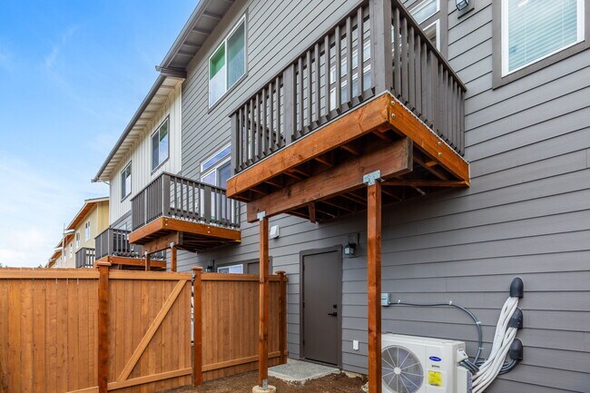 Building Photo - 14707 87th Ave SE