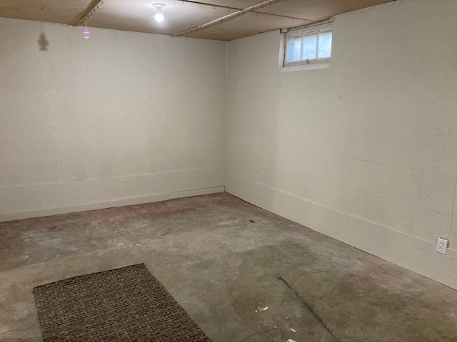 Building Photo - 115 W 13th St