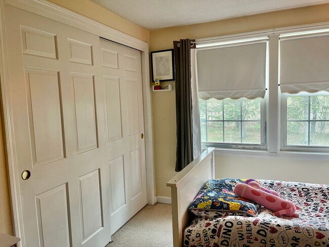Building Photo - 2 bedroom, 1 bathroom