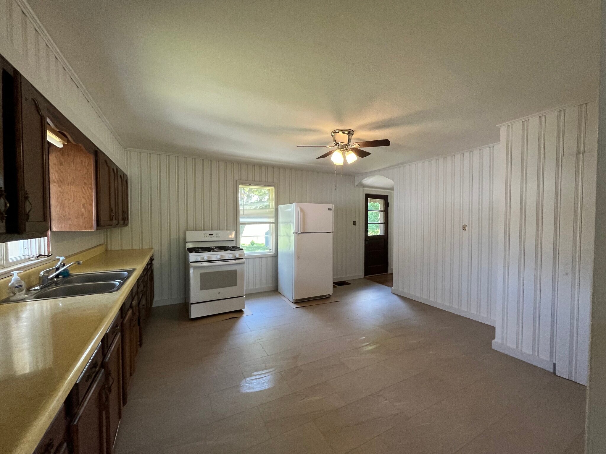 Building Photo - 916 High St