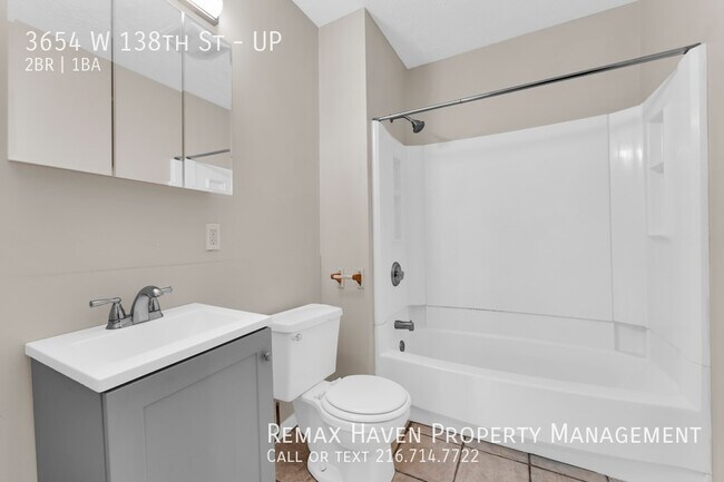 Building Photo - 3654 W 138th St