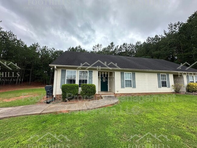Building Photo - 1419 Oak Hill Dr