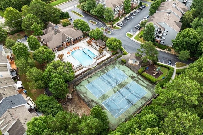 Building Photo - 4100 Howell Park Rd
