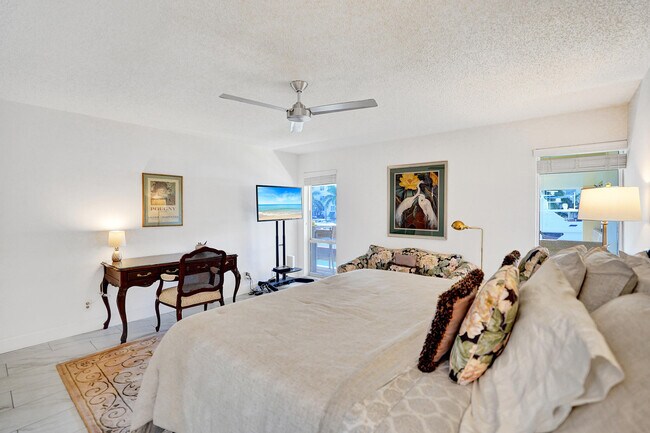 Building Photo - 1700 SE 15th St