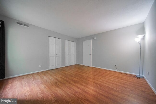 Building Photo - 10106 Campus Way S