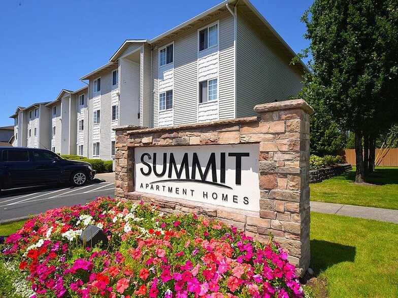 Primary Photo - The Summit Apartments