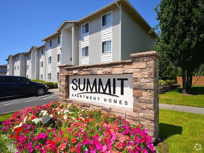 Building Photo - The Summit Apartments