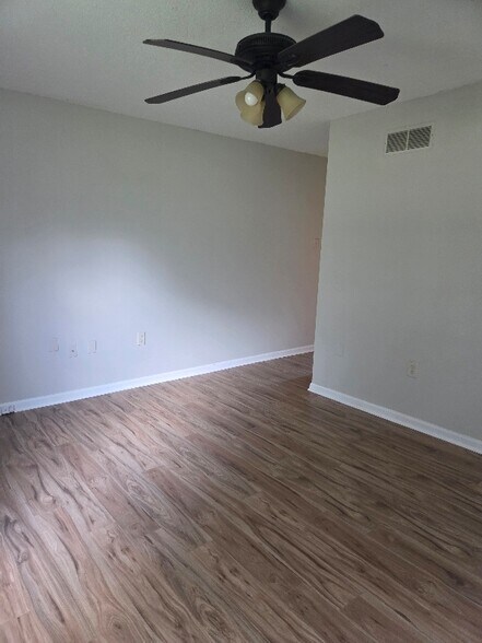 Building Photo - 6322 Northampton Dr