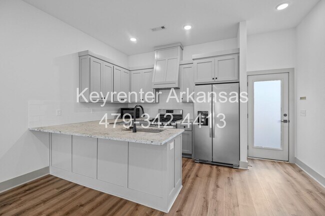 Building Photo - Duncan St Duplex