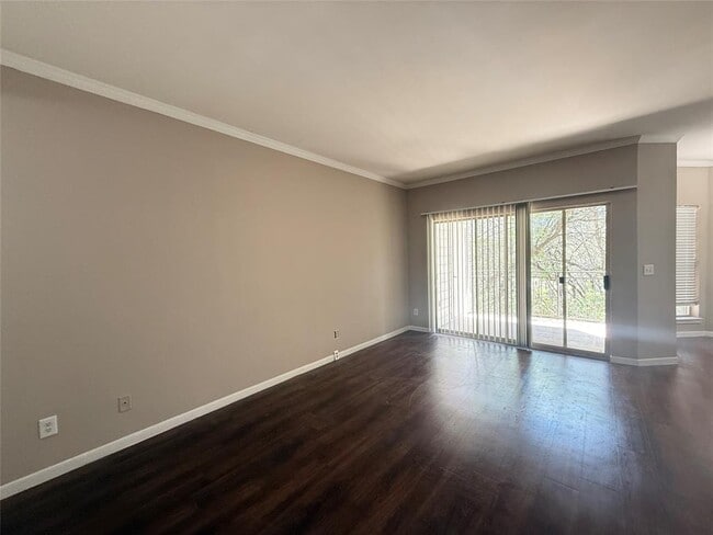 Building Photo - 6000 Shepherd Mountain Cove