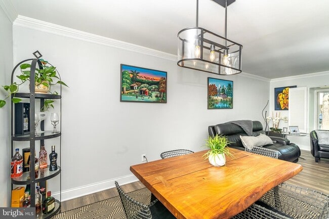 Building Photo - 251 Fir Tree Ct