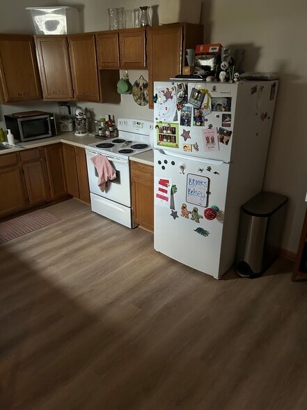 Building Photo - 485 Thomas St