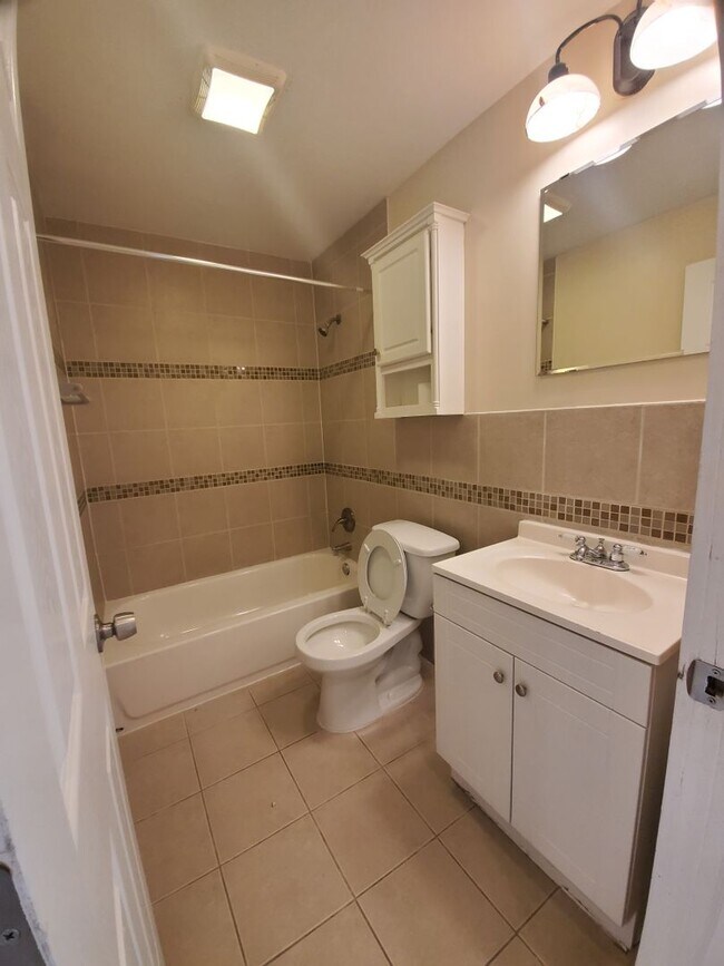 Building Photo - Make this your home today! Come rent with ...