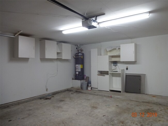 Building Photo - 73 Hickory Oak Dr