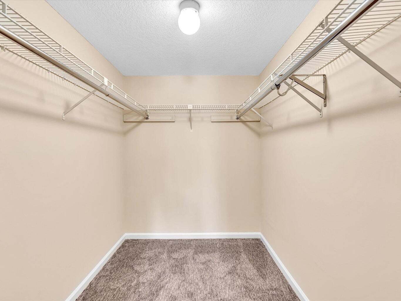 Building Photo - 333 SE 20th Ave