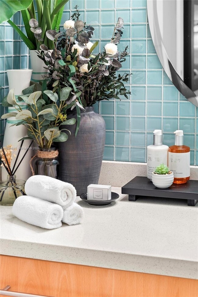 Building Photo - 2301 Collins Ave