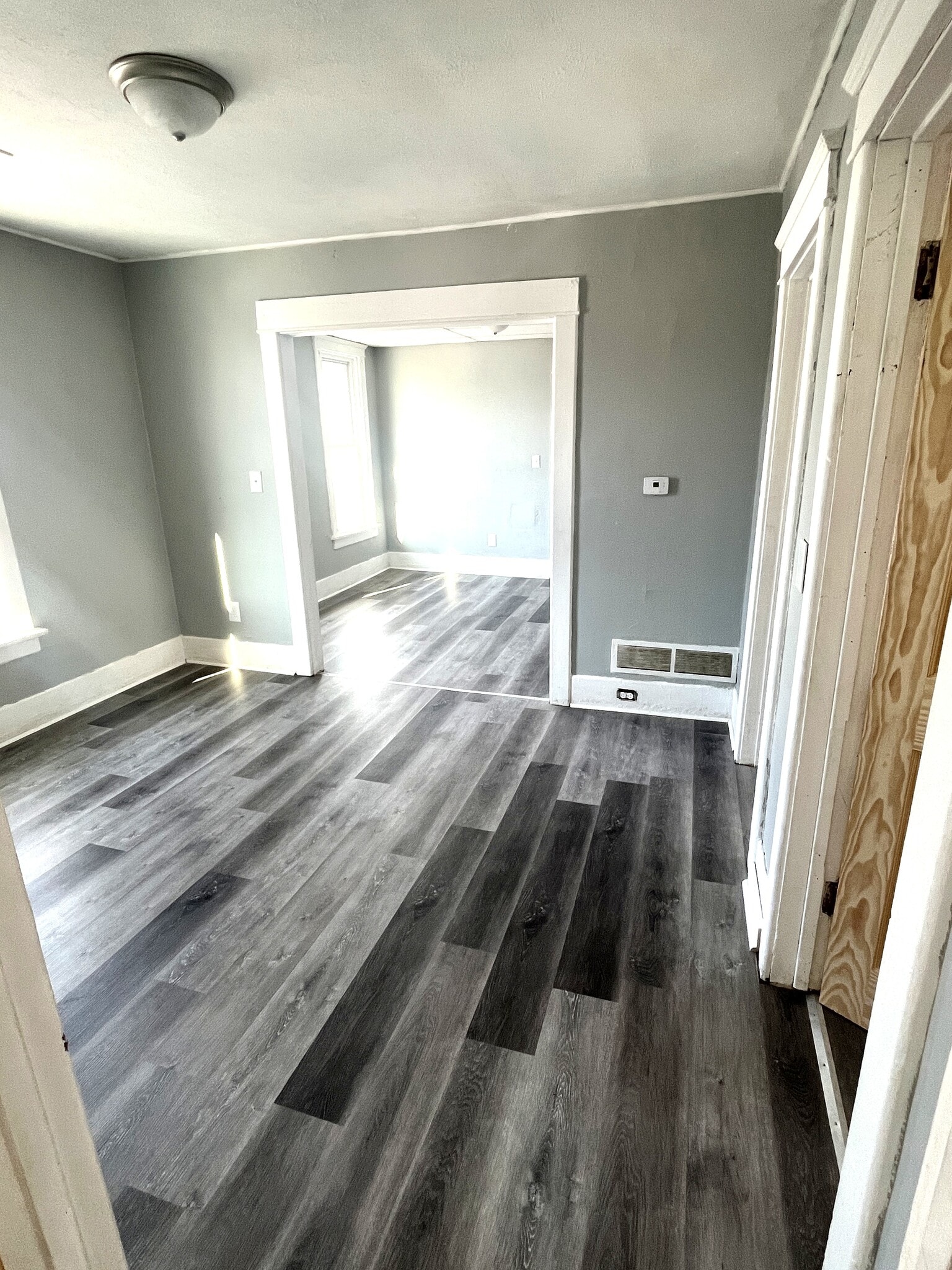 Building Photo - 124 E 21st St