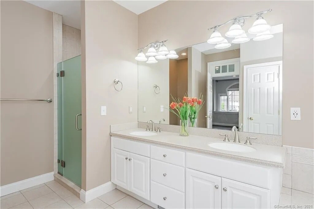 1 st Fl MB Bath - 6 Wyeth Dr