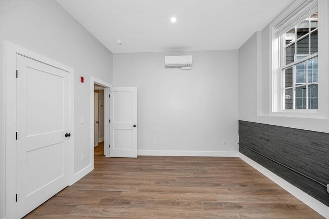 Building Photo - 241 W 6th St